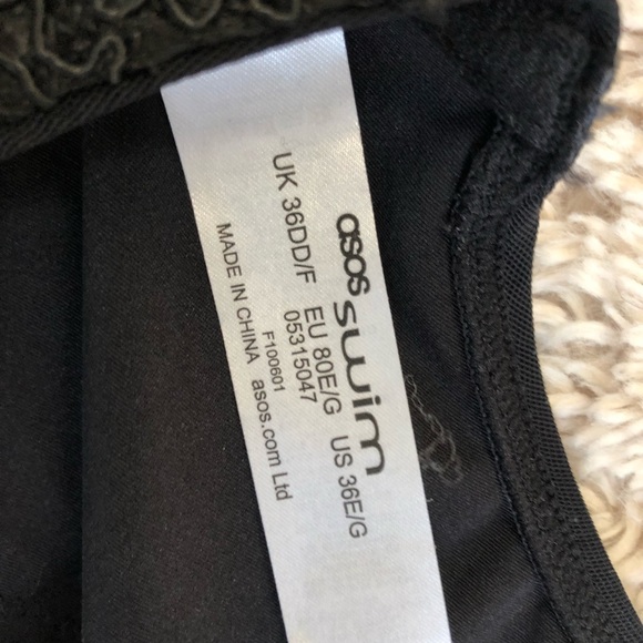 Gorgeous black bathing suit top with tags - Picture 5 of 6